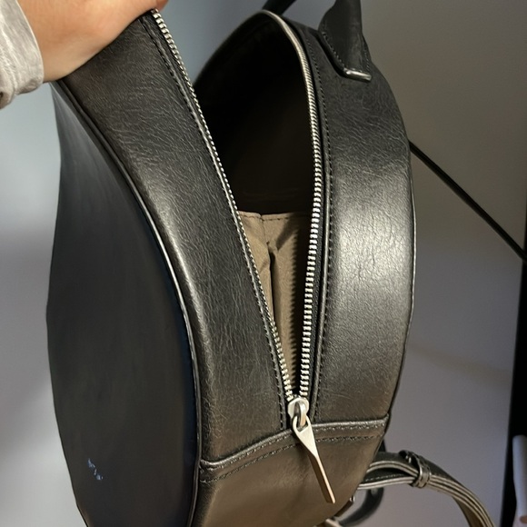 Matt & Nat Kiara Handbag, Vintage Collection back pack - Picture 10 of 14